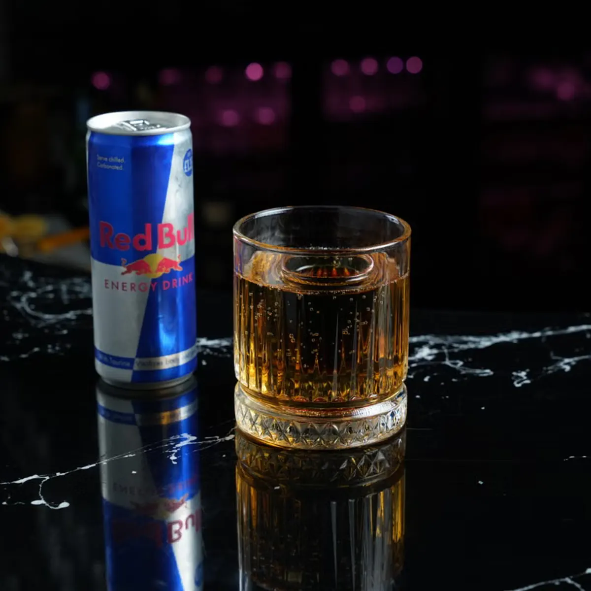 Foto de Combo Whisky Red Label + 2 Red Bull
